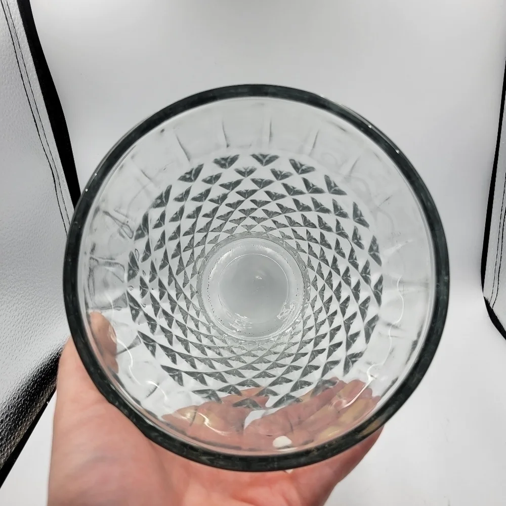 Large Clear Crystal Glass Diamond Pattern Vase